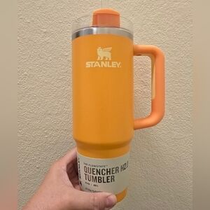 NWT Stanley Target Limited Edition The Flowstate Quencher H20, Marigold 30 oz